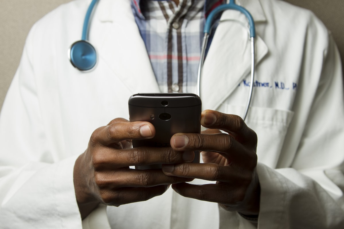 Reviewing health insurance options for expats over 60 living in Costa Rica